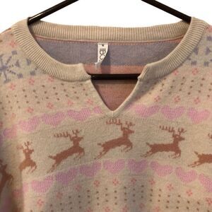 Cropped VNT Winter Holiday Retro Sweater—Cute!! Hearts, Snowflakes, Reindeer 💕